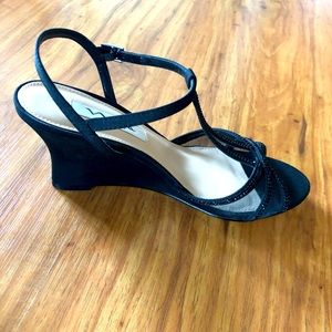 Size 8 Nina evening shoes.